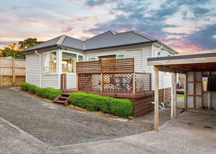  at 1/132 Edmonton Road, Te Atatu South, Waitakere City, Auckland