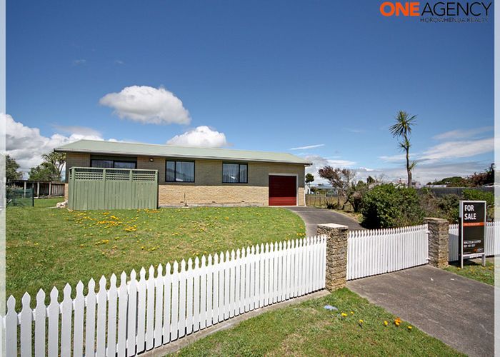  at 32 Hennessy Street, FOXTON BEACH, FOXTON