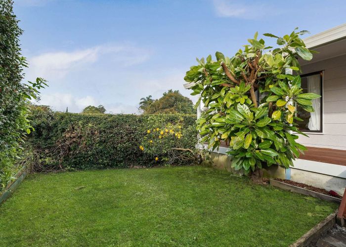  at 2/65 Weldene Avenue, Glenfield, North Shore City, Auckland