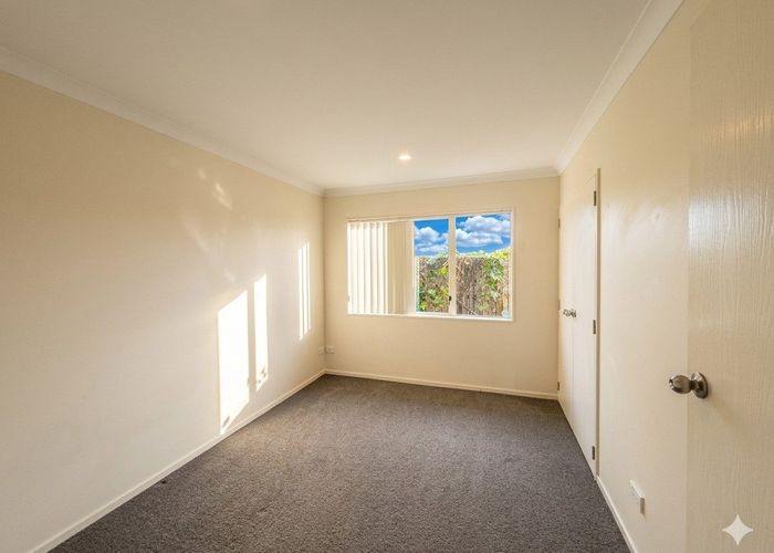  at 89 Glenveagh Park Drive, Weymouth, Manukau City, Auckland