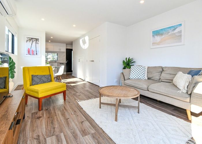  at 2 Whanui Place, Mangere Bridge, Auckland