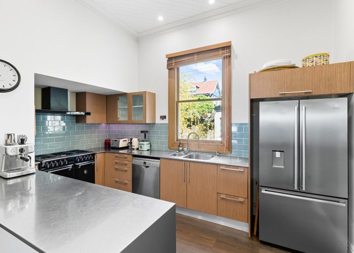  at 7 Strathmore Crescent, Roslyn, Dunedin, Otago