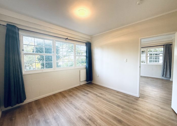  at 82 Woodlands Crescent, Browns Bay, North Shore City, Auckland