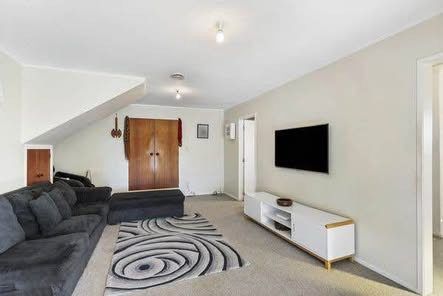  at 1/9 Malte Brun Place, Papatoetoe, Manukau City, Auckland