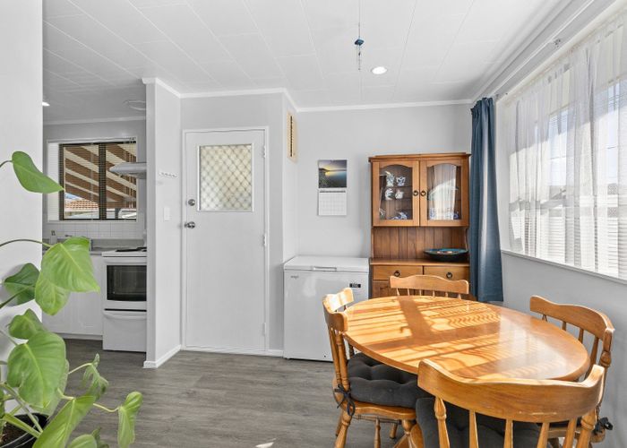  at 2/50 Kowhai Avenue, Ebdentown, Upper Hutt, Wellington