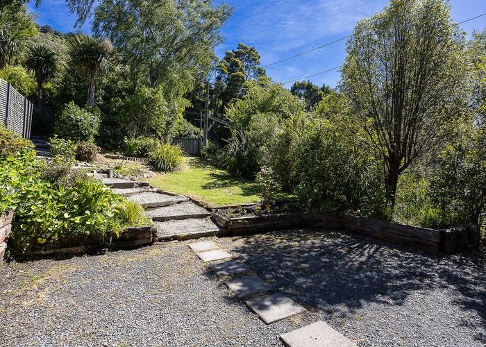  at 18 Ellesmere Street, Ravensbourne, Dunedin, Otago