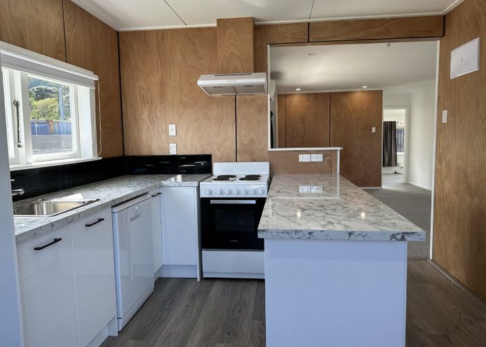  at 126 Main Road, Waikanae, Kapiti Coast, Wellington