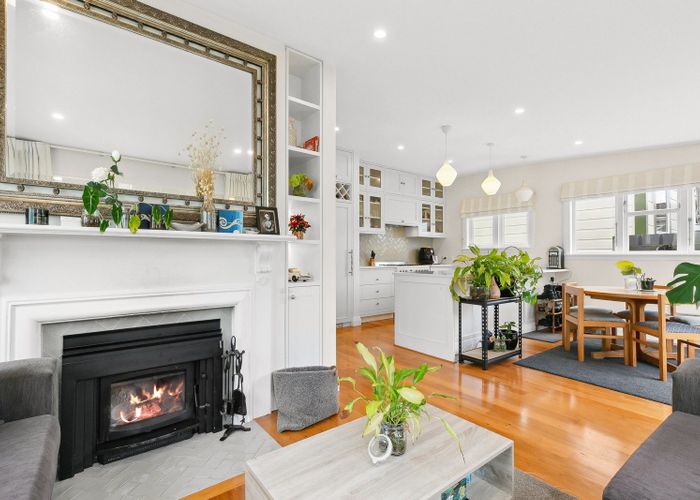  at 10 Herald Terrace, Berhampore, Wellington