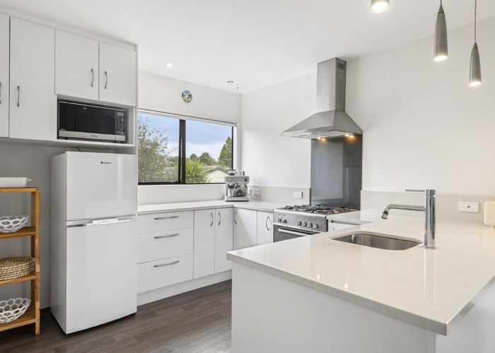  at 2/38 Gatman Street, Birkdale, North Shore City, Auckland