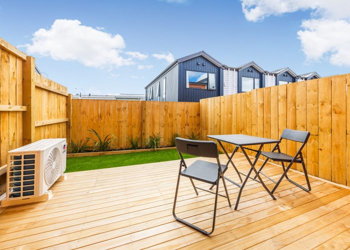  at 2/85 Jaemont Avenue, Te Atatu South, Waitakere City, Auckland