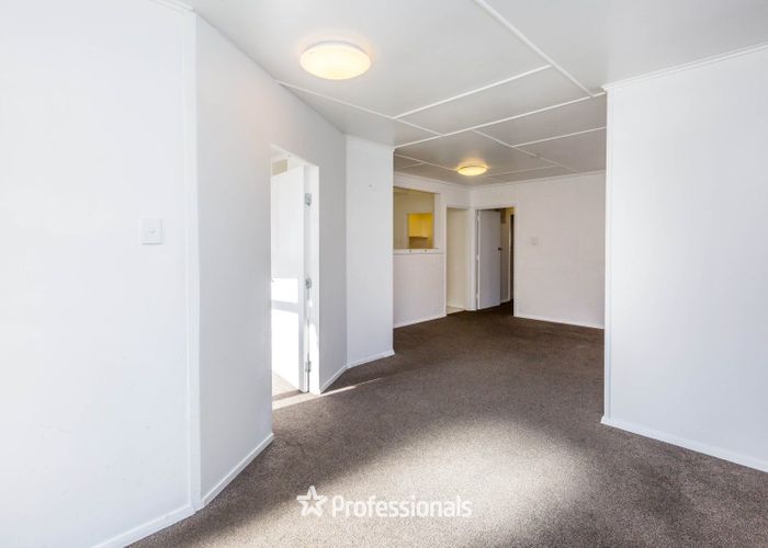  at 35 Hanson Grove, Stokes Valley, Lower Hutt, Wellington