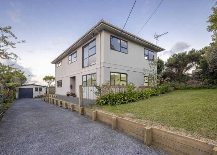  at 18 Pine Avenue, Henderson, Auckland