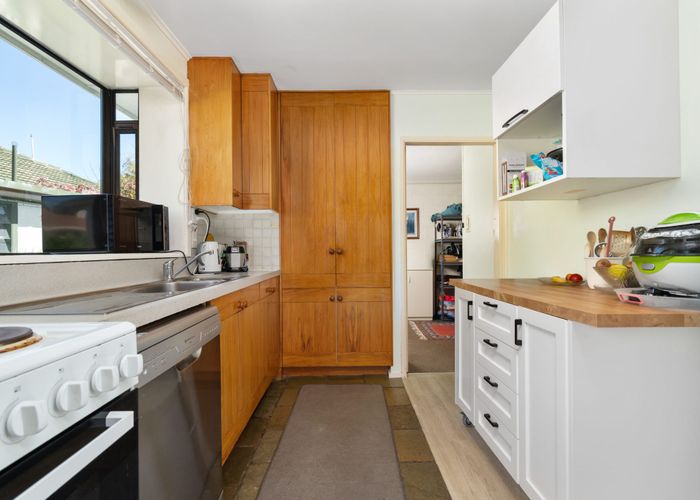  at 2/64 Roydvale Avenue, Burnside, Christchurch City, Canterbury