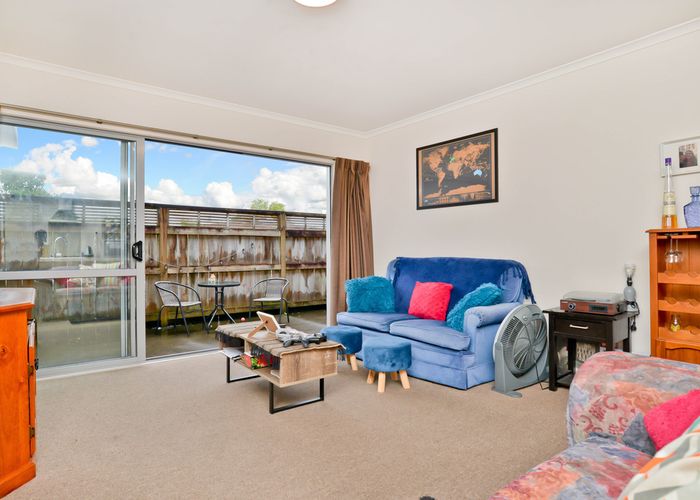  at 19E Inverness Avenue, Hamilton East, Hamilton