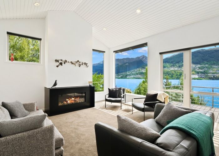  at 3 Lewis Road, Kelvin Heights, Queenstown