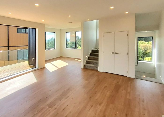  at 8 Timo Way, Flat Bush, Manukau City, Auckland