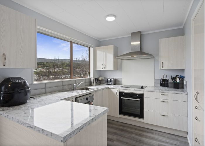  at 15A Kereru Bend, Tawa, Wellington