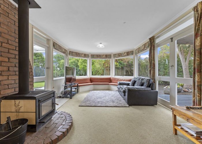 For sale 393 Aokautere Drive, Aokautere, Palmerston North, Manawatu / Whanganui homes.co.nz