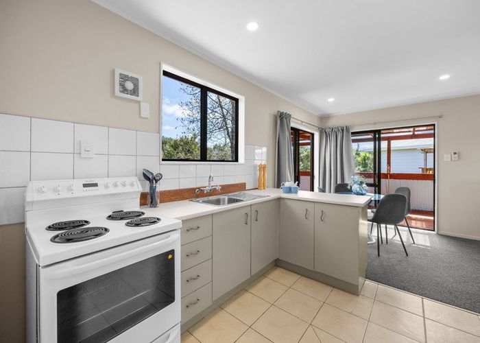  at 2/40 Borich Road, Sunnyvale, Waitakere City, Auckland
