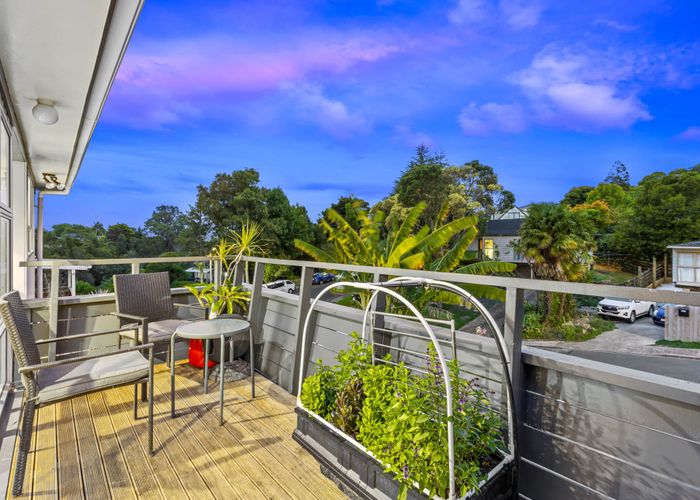  at 2/10 Abbeygate Street, Birkdale, North Shore City, Auckland