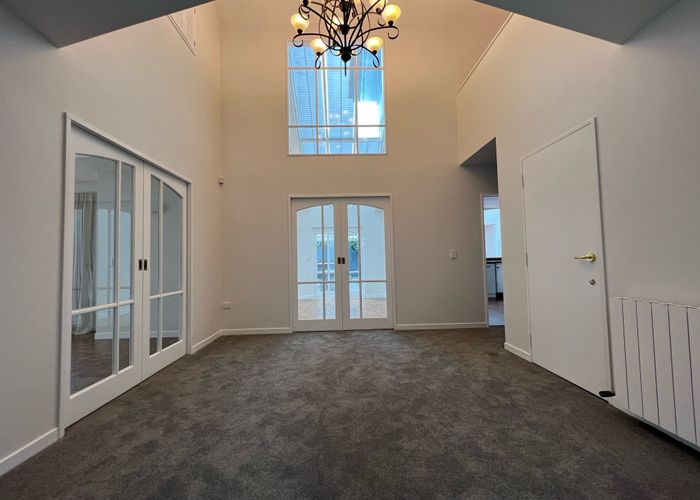  at 4 Bloomfield Terrace, Hutt Central, Lower Hutt