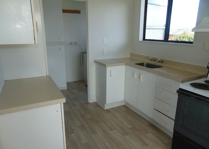  at 8a Myna Place, Weymouth, Manukau City, Auckland