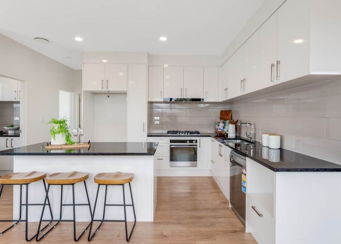  at 5 Griffstan Lane, Howick, Manukau City, Auckland