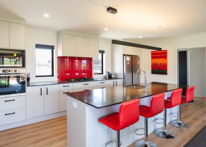  at 172 Kingsdale Park Drive, Palmerston North