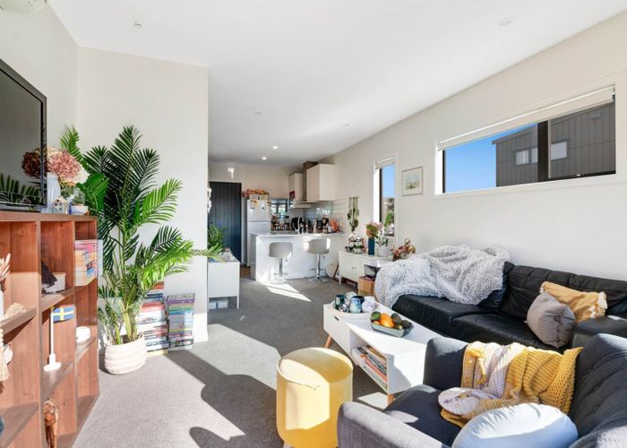  at 2/694 Whangaparaoa Road, Stanmore Bay, Rodney, Auckland