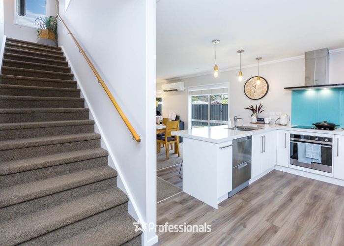  at 2 Chalfont Road, Silverstream, Upper Hutt, Wellington