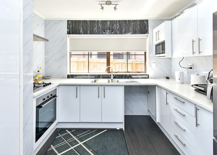  at 2/15 Alfriston Road, Manurewa East, Auckland