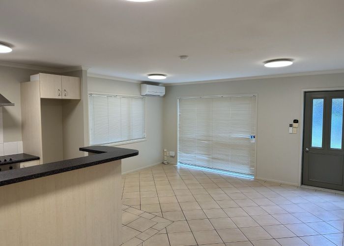 For rent 2/20c Roseberry Avenue, Birkenhead, North Shore City