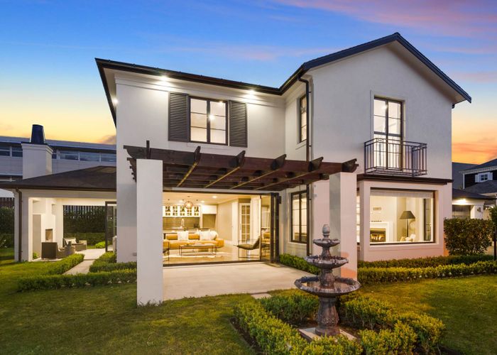  at 4 St Andrews Way, Albany, Auckland