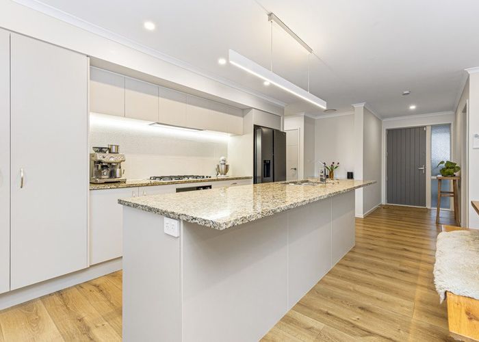  at 2 Somerset Place, Stanmore Bay, Rodney, Auckland