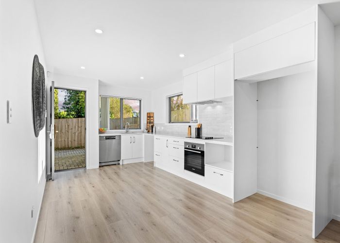  at 6d Buisson Glade, West Harbour, Waitakere City, Auckland