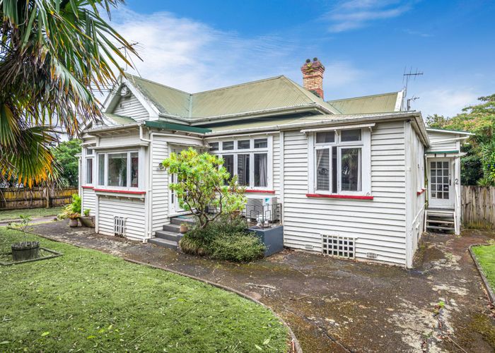  at 5 Oaklands Road, Mount Eden, Auckland City, Auckland