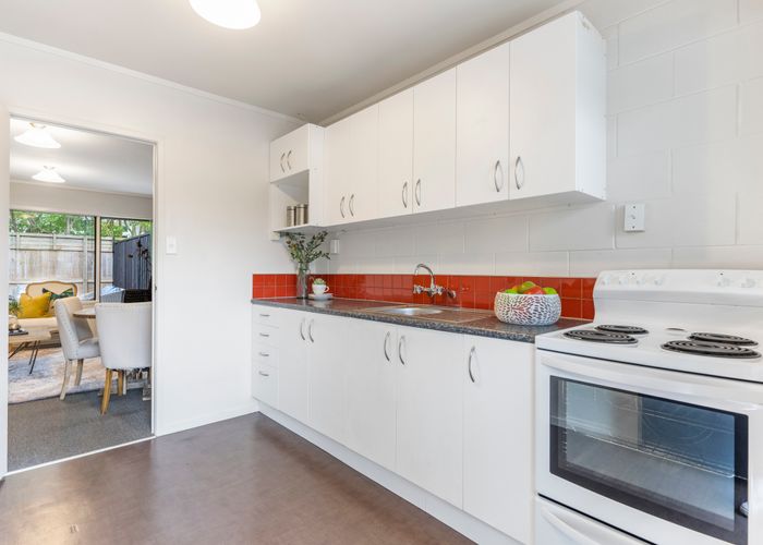  at 11/16 Knight Avenue, Mount Albert, Auckland