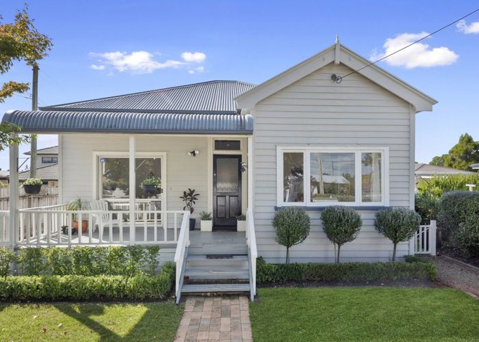  at 52 Galloway Street, Hamilton East, Hamilton
