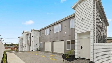  at 9 Fairview Road, Papatoetoe, Auckland