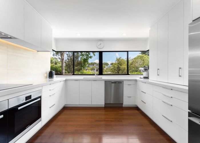  at 2/458 Beach Road, Murrays Bay, Auckland