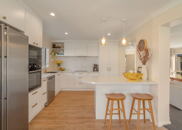  at 53 Woodhurst Drive, Casebrook, Christchurch