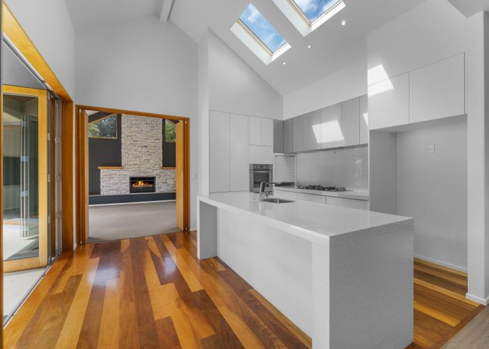 at 5 Cameron Drive, Acacia Bay, Taupō