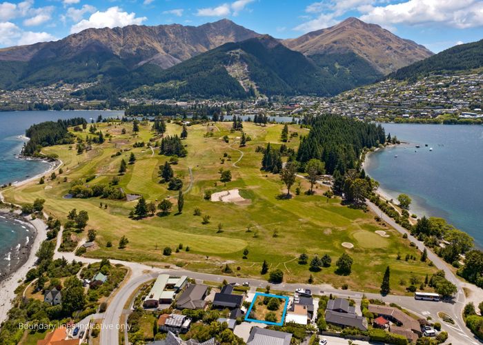  at 8 Grove Lane, Kelvin Heights, Queenstown