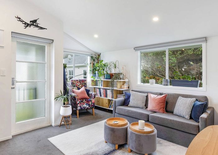  at 20/125 Queens Drive, Lyall Bay, Wellington