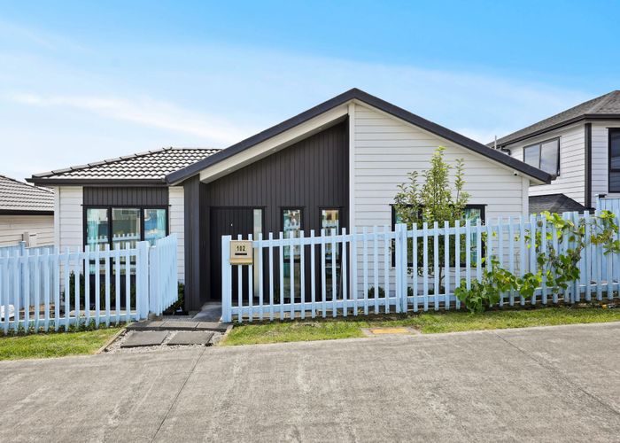  at 102 Thomas Road, Flat Bush, Manukau City, Auckland