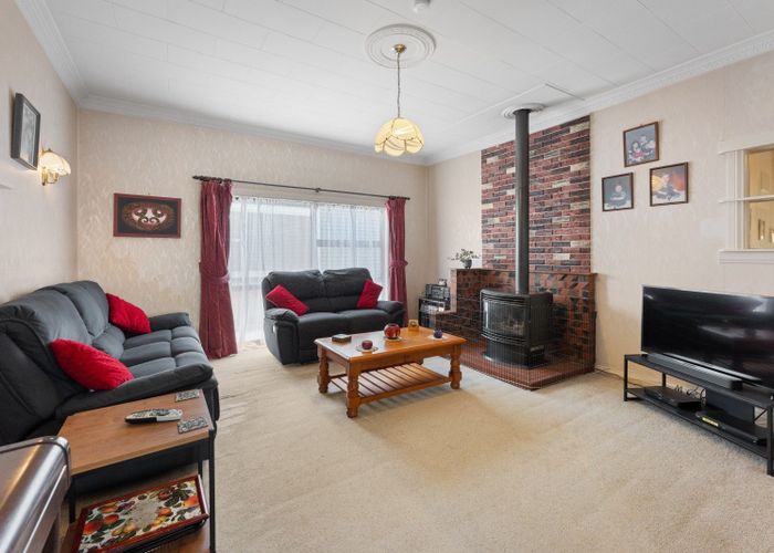  at 4 Roxburgh Grove, Petone, Lower Hutt