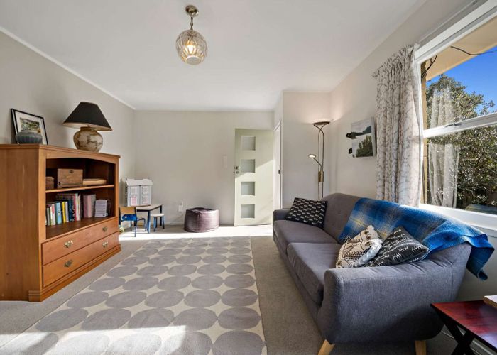  at 2/15 Lynette Place, Mangere, Manukau City, Auckland