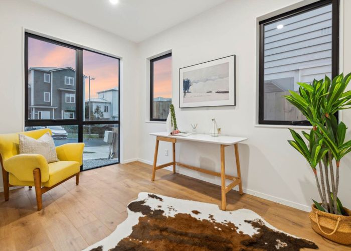  at 18 Adamson Road, Flat Bush, Manukau City, Auckland