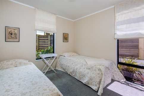  at 1/103 Aberdeen Road, Castor Bay, Auckland