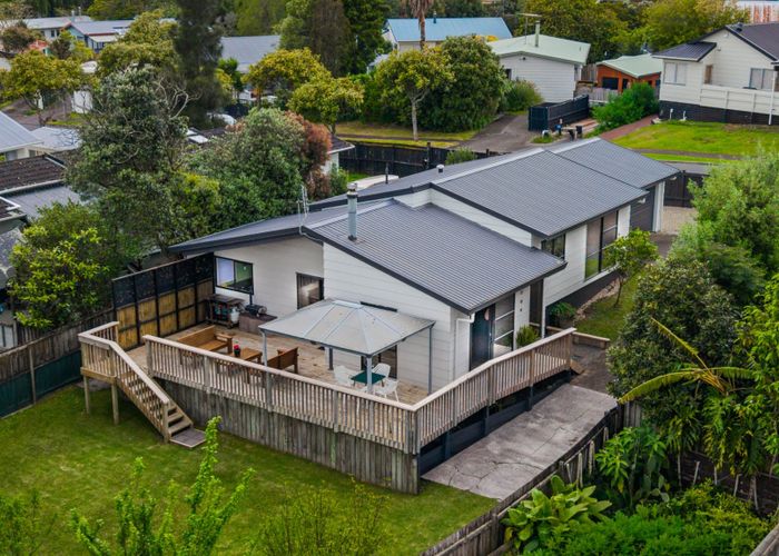  at 4 Macrocarpa Place, Ranui, Waitakere City, Auckland